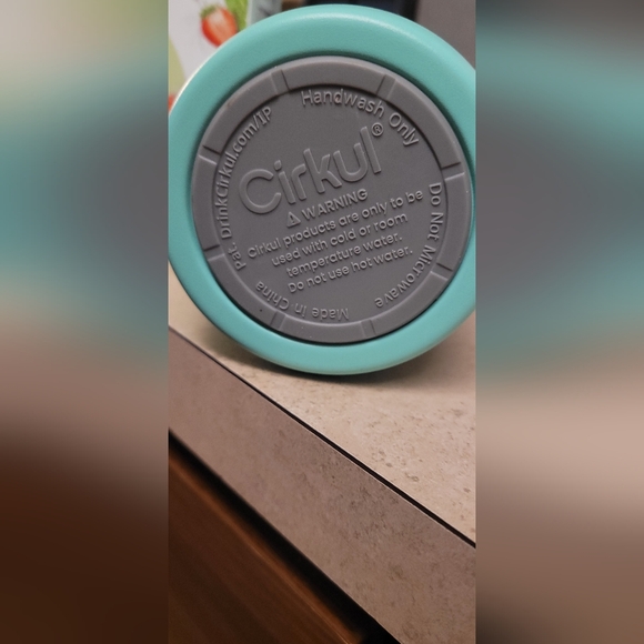 Cirkul 26oz StrawSip Flip Bottle - Picture 5 of 6